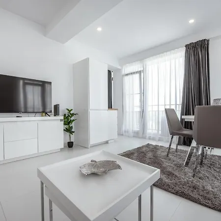 Serenity By Oxygen Apartment *